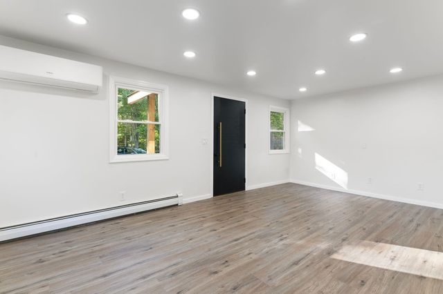 172 Franklin Road, Vernon, VT 05354