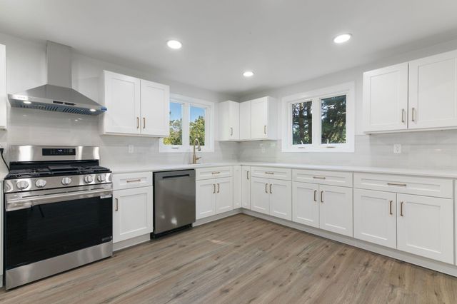 172 Franklin Road, Vernon, VT 05354