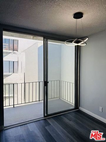 360 S Kenmore Avenue 305, Los Angeles, CA 90020