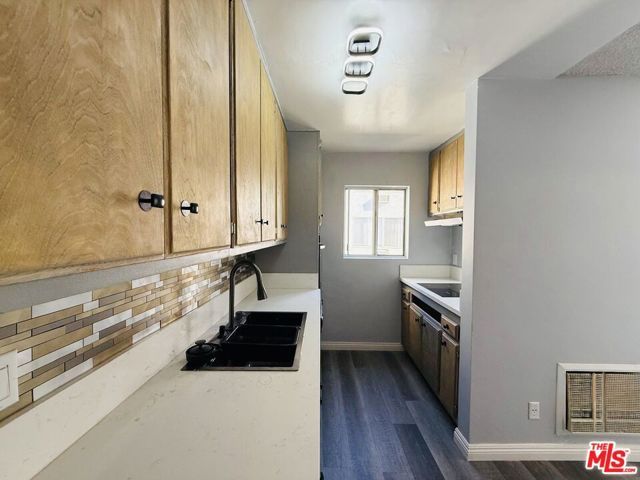 360 S Kenmore Avenue 305, Los Angeles, CA 90020
