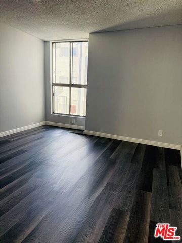 360 S Kenmore Avenue 305, Los Angeles, CA 90020
