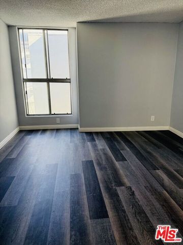 360 S Kenmore Avenue 305, Los Angeles, CA 90020
