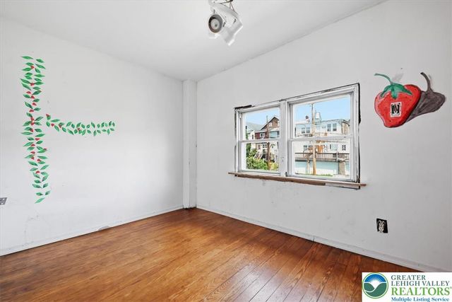 1912 Glendale Avenue, Bethlehem City, PA 18018