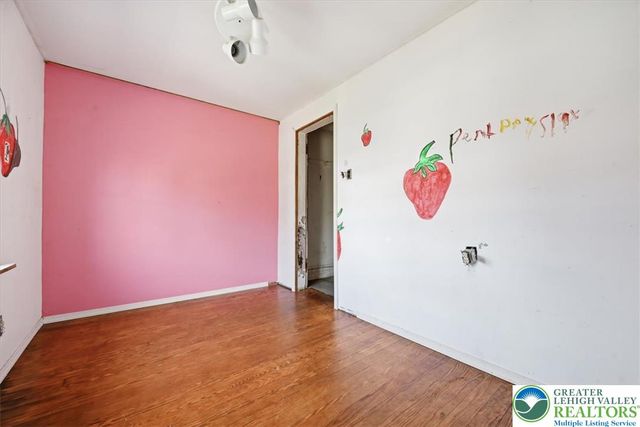 1912 Glendale Avenue, Bethlehem City, PA 18018