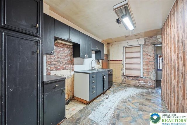 1912 Glendale Avenue, Bethlehem City, PA 18018