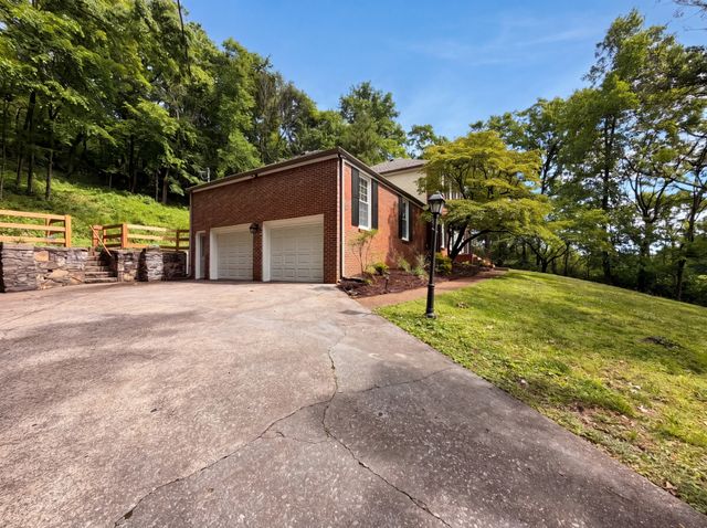 5416 Forest Acres Dr, Nashville, TN 37220