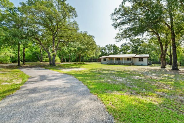 1259 Black Creek Boulevard, Freeport, FL 32439