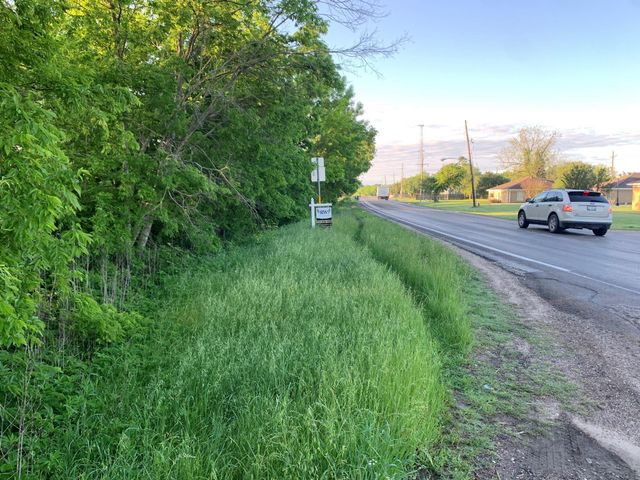 501 Fm 1227, Navasota, TX 77868