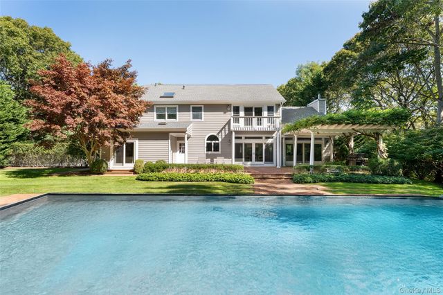 8 Mountain Laurel Lane, Southampton, NY 11968