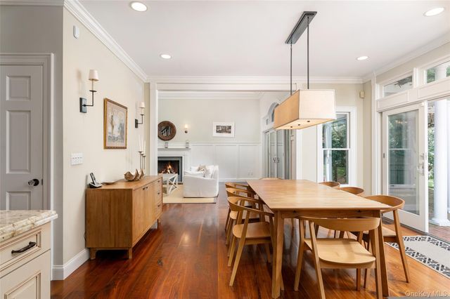 8 Mountain Laurel Lane, Southampton, NY 11968