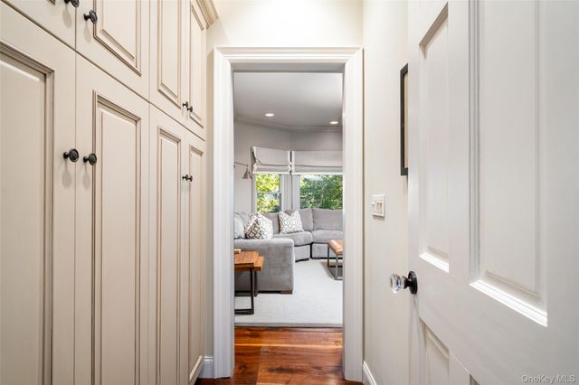 8 Mountain Laurel Lane, Southampton, NY 11968