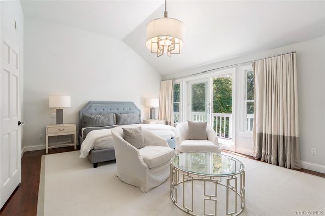 8 Mountain Laurel Lane, Southampton, NY 11968