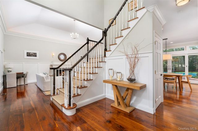 8 Mountain Laurel Lane, Southampton, NY 11968