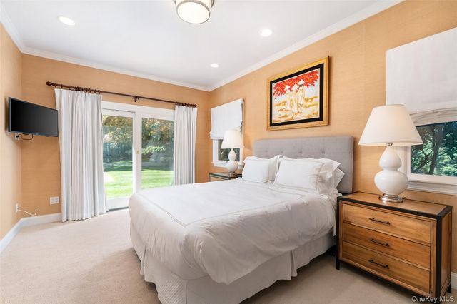 8 Mountain Laurel Lane, Southampton, NY 11968