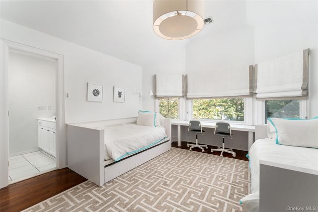 8 Mountain Laurel Lane, Southampton, NY 11968