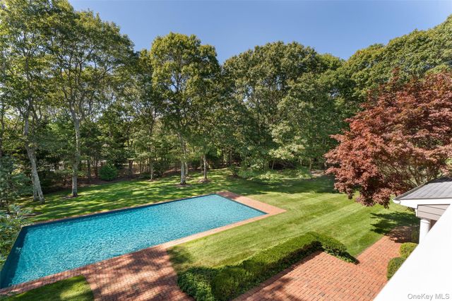 8 Mountain Laurel Lane, Southampton, NY 11968