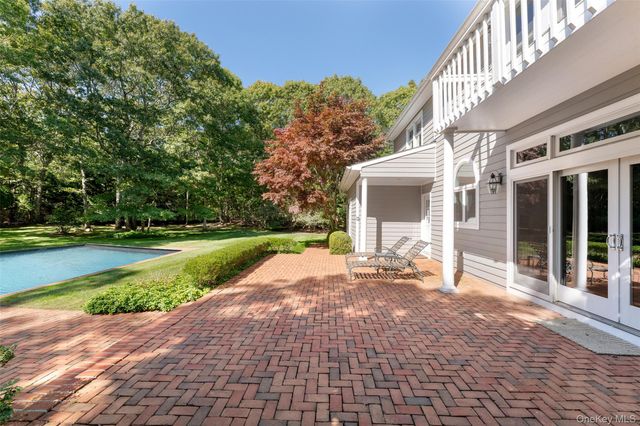 8 Mountain Laurel Lane, Southampton, NY 11968