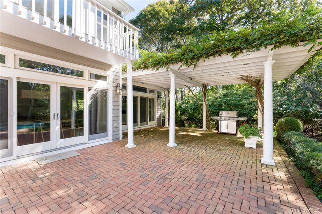 8 Mountain Laurel Lane, Southampton, NY 11968