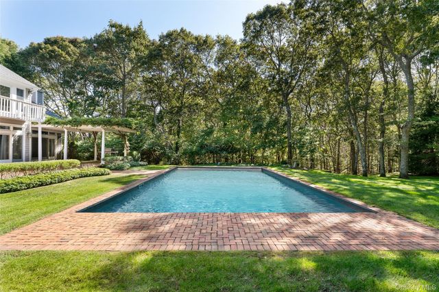 8 Mountain Laurel Lane, Southampton, NY 11968