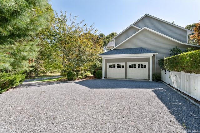 8 Mountain Laurel Lane, Southampton, NY 11968
