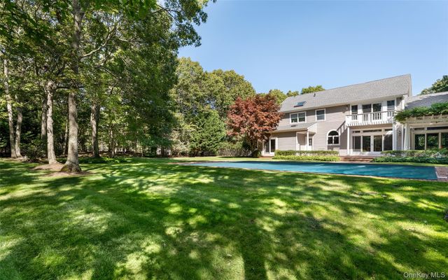 8 Mountain Laurel Lane, Southampton, NY 11968