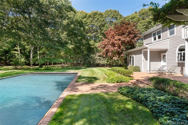 8 Mountain Laurel Lane, Southampton, NY 11968