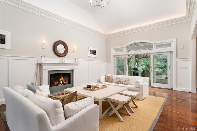 8 Mountain Laurel Lane, Southampton, NY 11968