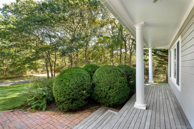 8 Mountain Laurel Lane, Southampton, NY 11968