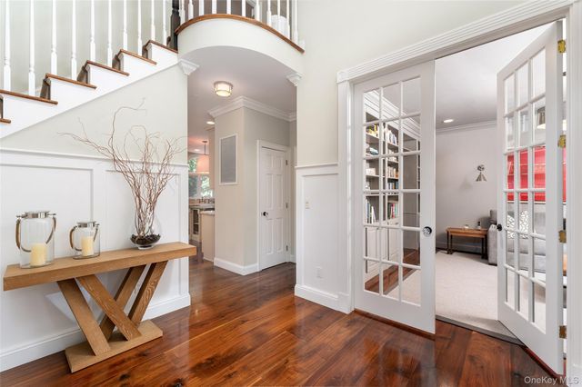 8 Mountain Laurel Lane, Southampton, NY 11968