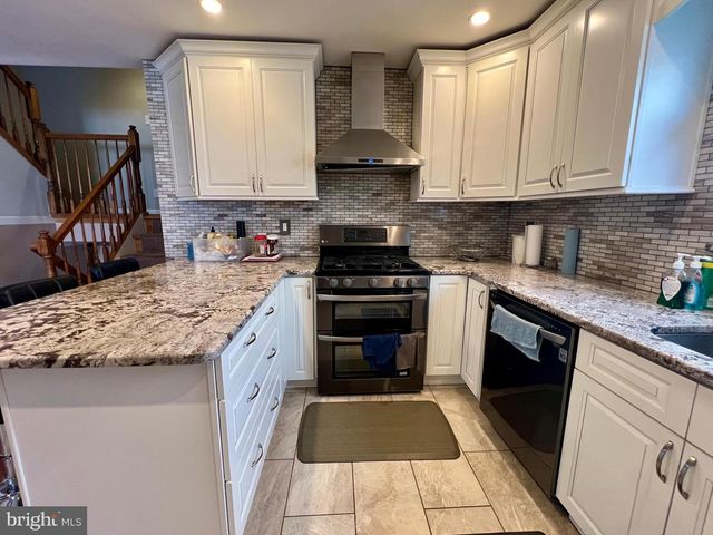 2988 WELSH RD, Philadelphia, PA 19152