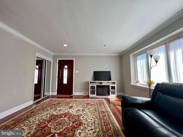 2988 WELSH RD, Philadelphia, PA 19152