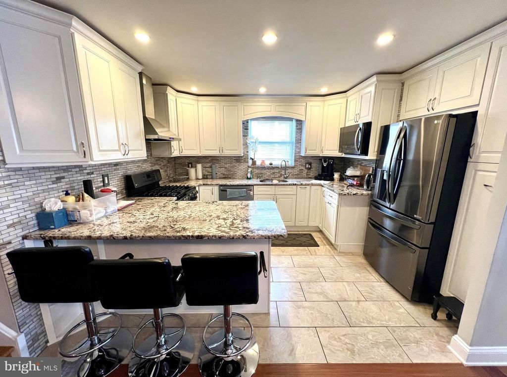 2988 WELSH RD, Philadelphia, PA 19152