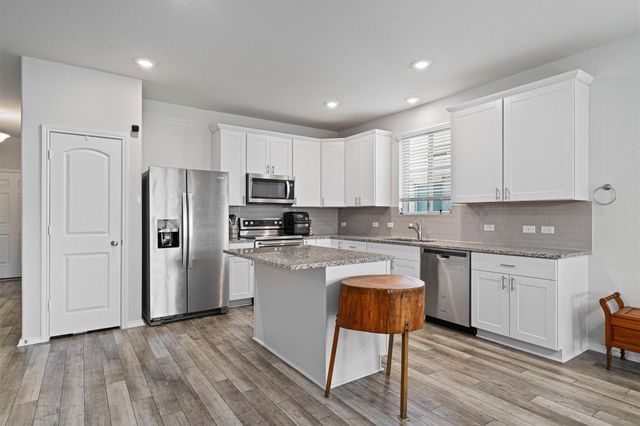 160 Gunther WAY, Taylor, TX 76574