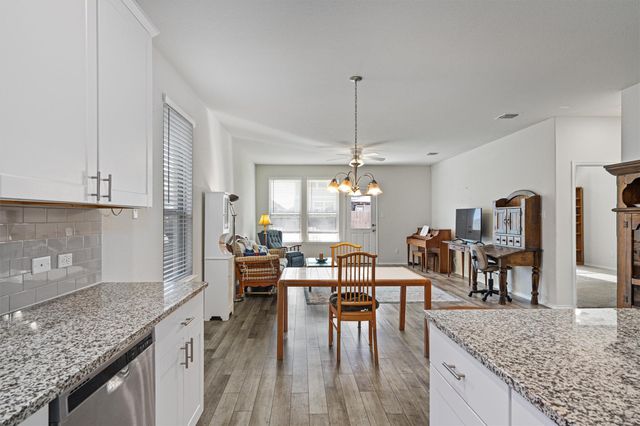 160 Gunther WAY, Taylor, TX 76574