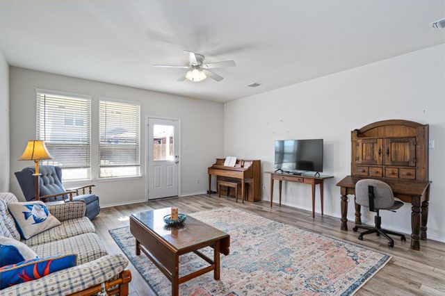 160 Gunther WAY, Taylor, TX 76574