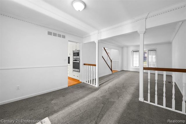 1872 Flemington Drive, Troy, MI 48098