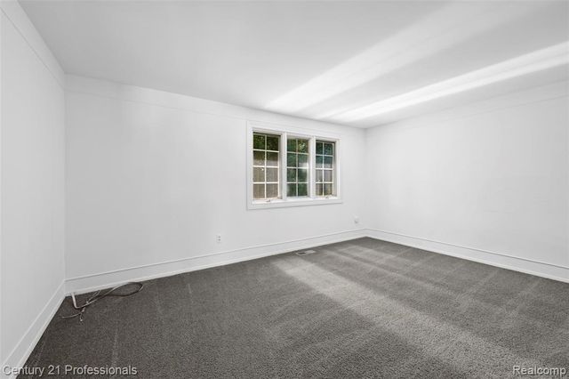 1872 Flemington Drive, Troy, MI 48098