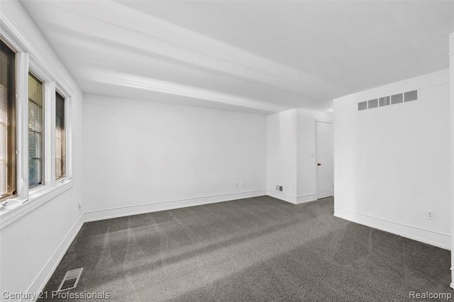 1872 Flemington Drive, Troy, MI 48098