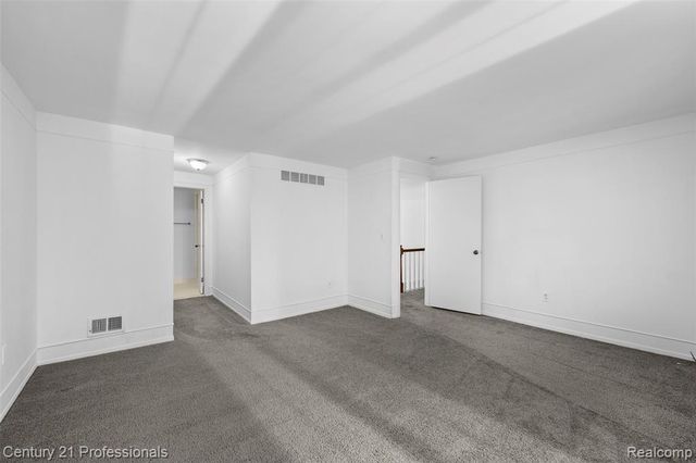 1872 Flemington Drive, Troy, MI 48098