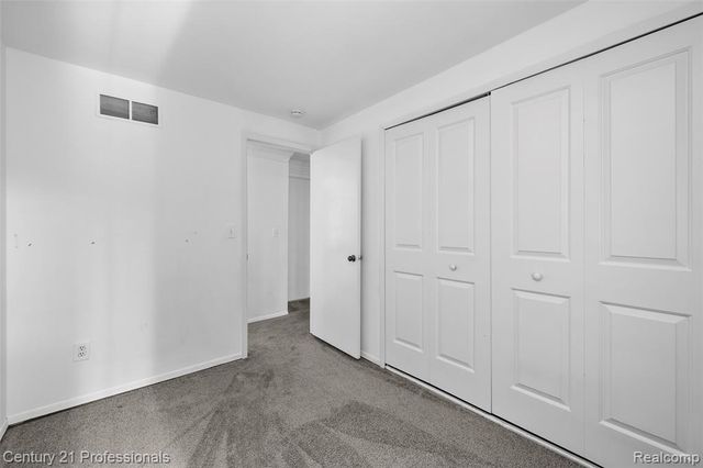 1872 Flemington Drive, Troy, MI 48098