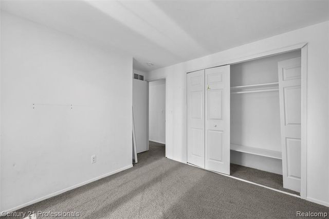 1872 Flemington Drive, Troy, MI 48098