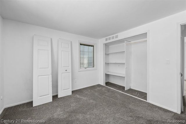 1872 Flemington Drive, Troy, MI 48098