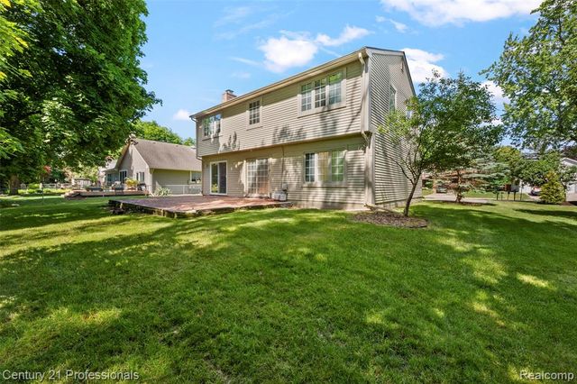 1872 Flemington Drive, Troy, MI 48098