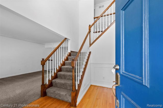 1872 Flemington Drive, Troy, MI 48098