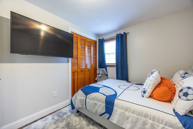 222 Blackstone St, Bellingham, MA 02019