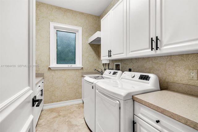 10291 Sweet Bay St, Plantation, FL 33324