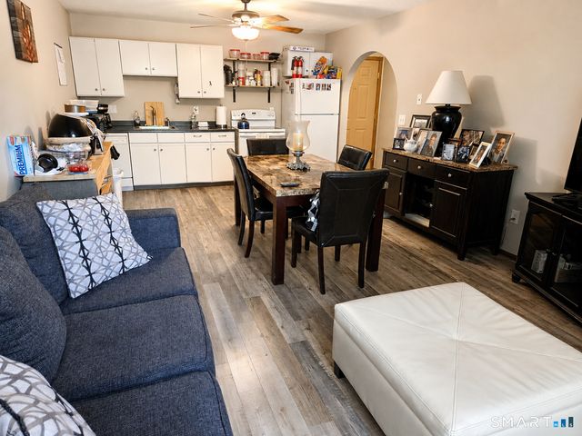 24 West Road 16, Ellington, CT 06029