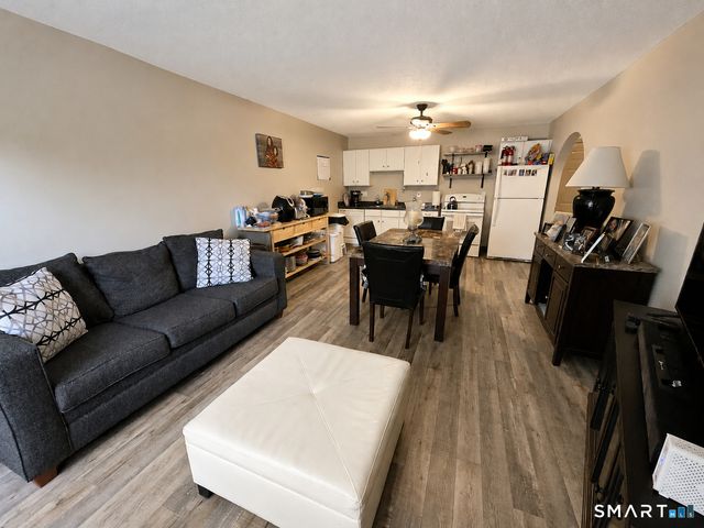 24 West Road 16, Ellington, CT 06029