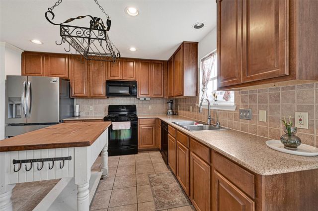 2606 Skyview Shadows Court, Houston, TX 77047