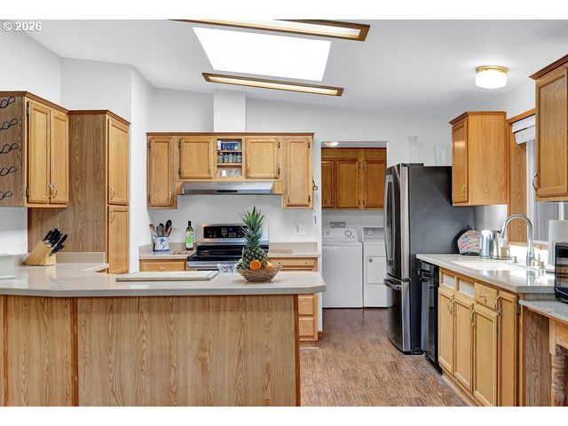 303 MANZANITA Dr, Florence, OR 97439